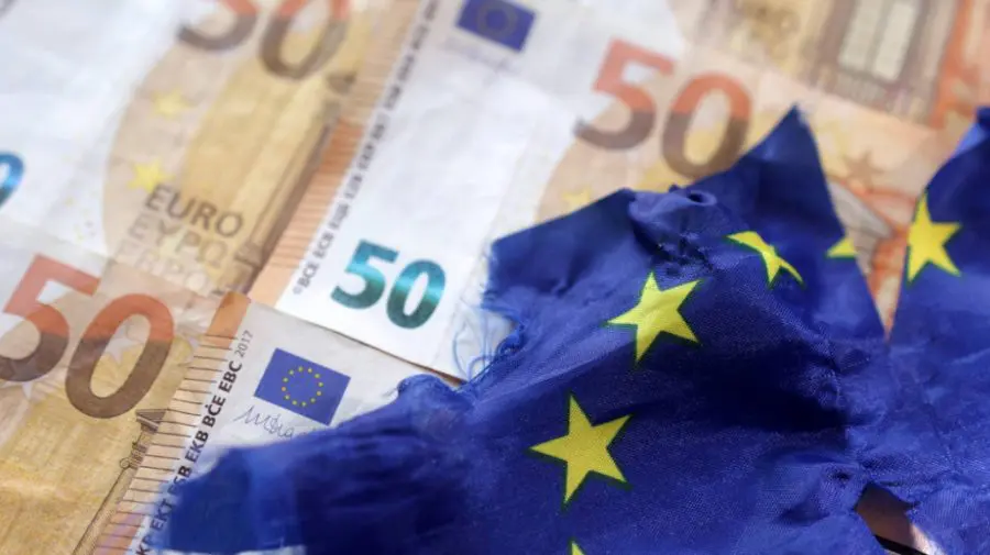 CURS VALUTAR 10 noiembrie: Euro prinde la puteri. Ce se întâmplă cu dolarul