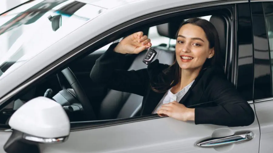 FOTO Cât costă să închiriezi o mașină și pentru ce model să optezi