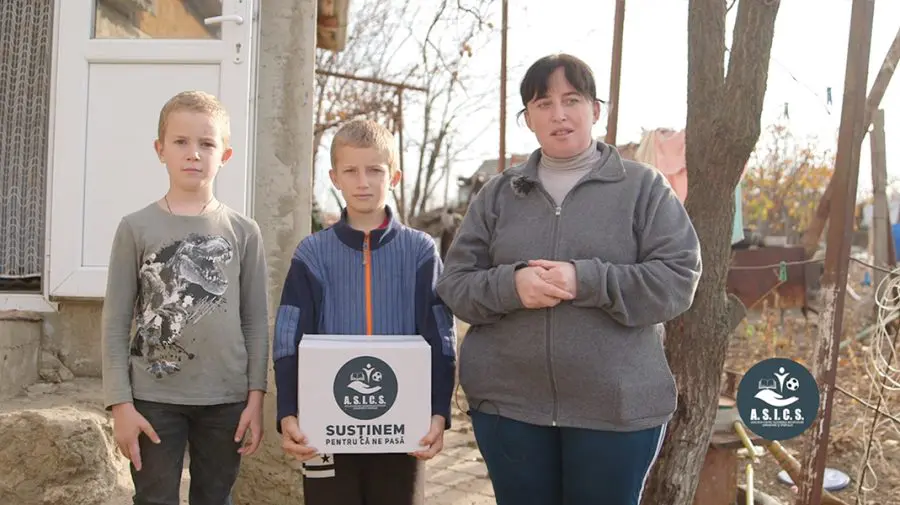 FOTO, VIDEO A.S.I.C.S. a ajutat o familie din satul Selemet, Cimișlia, căreia i-a ars casa în totalitate