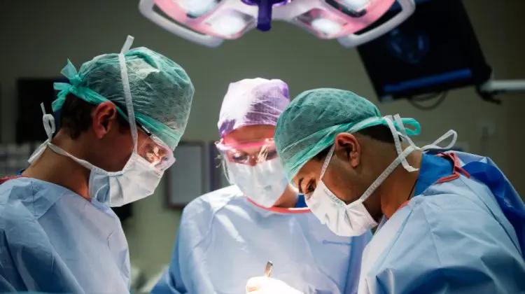 Născut în cămașă: Medicii din Râbnița au salvat un bărbat în timpul deconectărilor de lumină