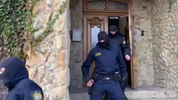 Perchezițiile de la Partidul Șor: VIDEO cu momentul în care mascații părăsesc sediul formațiunii