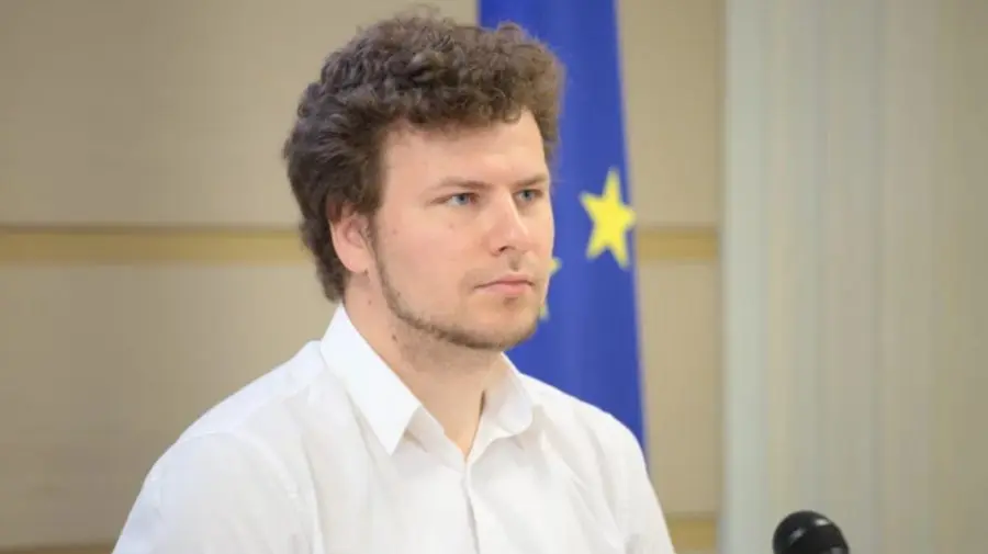 Patentele, de neclintit! Perciun: Trebuie să facem diferența între un pensionar și unul care importă haine din Turcia