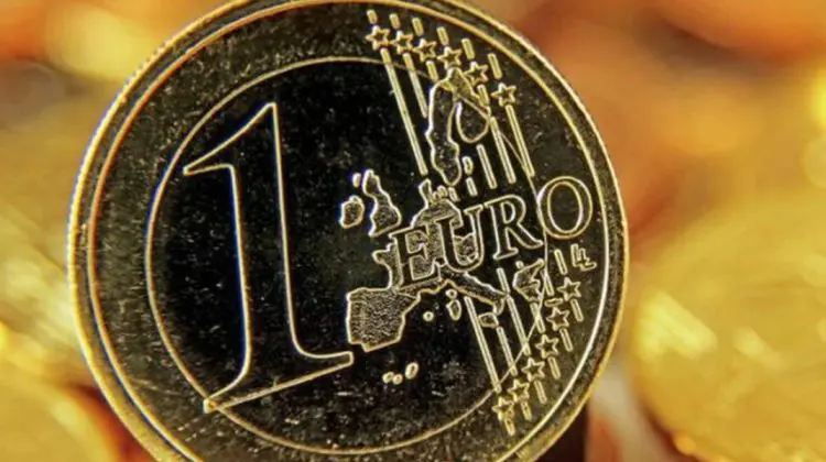 CURS VALUTAR 25 noiembrie: După luni de rătăcire, euro prinde puteri! Moneda europeană depășește pragul de 20 de lei
