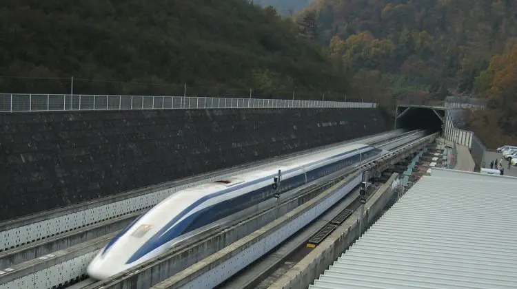 Cum arată cel mai rapid tren din lume? Atinge 500 de km/h