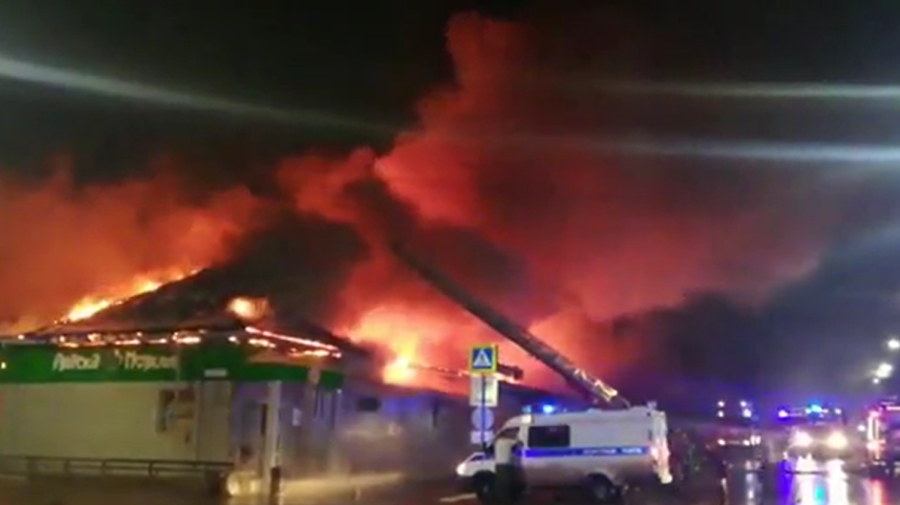 VIDEO Tragedie la 30 km de Moscova. 13 cetățeni au murit după izbucnirea unui incendiu puternic într-o cafenea