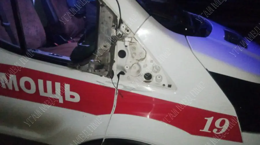 FOTO Un bărbat a ajuns în secția terapie intensivă, după ce a fost tamponat de o ambulanță