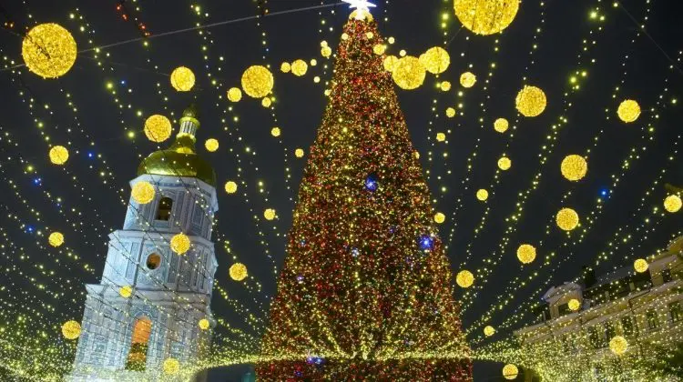 Ucrainenii nu vor pom de Crăciun la Kiev: Doar dacă Putin va atârna de el