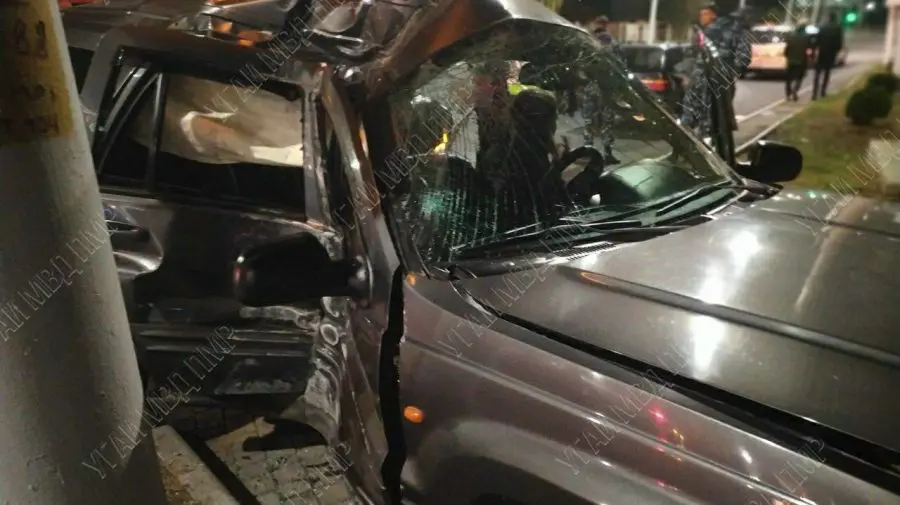 FOTO Accident grav la Tiraspol. O tânără a ajuns direct în secția de reanimare