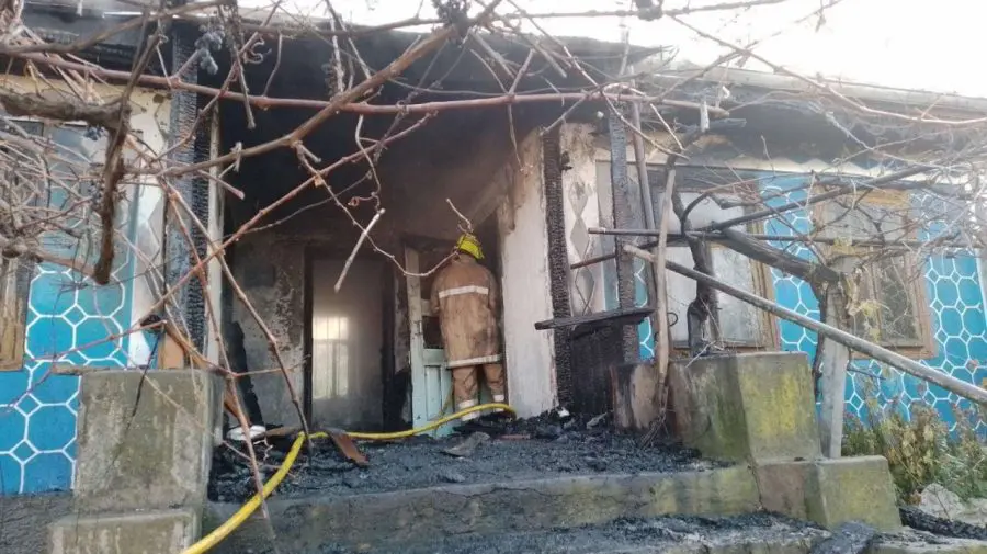 FOTO Casa i-a fost făcută scrum. O femeie de 96 de ani a murit printre flăcări