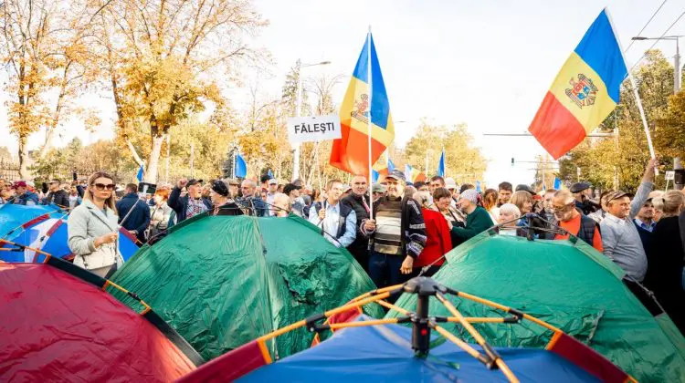 Încă o activistă de-a lui Şor ajunge pe banca acuzaţilor: 2,3 milioane de lei erau folosite pentru a organiza proteste