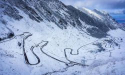 Atenție, șoferi! Transfăgărășanul a fost închis temporar din cauza ninsorilor