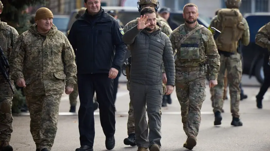 GALERIE FOTO Vladimir Zelenski a mers la Herson: Suntem pregătiți pentru pace
