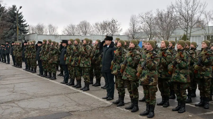 FOTO, VIDEO Emoții pentru soldații încorporaţi în Armata Naţională! Au jurat credință patriei