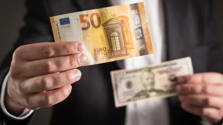 CURS VALUTAR 7 decembrie: Moneda națională prinde puteri. Euro se ieftinește cu 17 bani