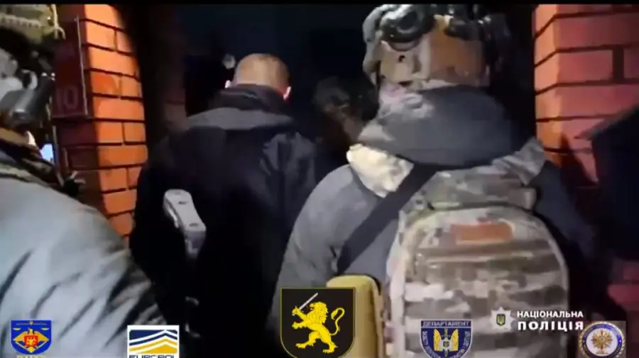 VIDEO Atacuri raider, torturi și răpiri: 44 percheziții în dosarul unei organizații criminale, care activa în Ucraina