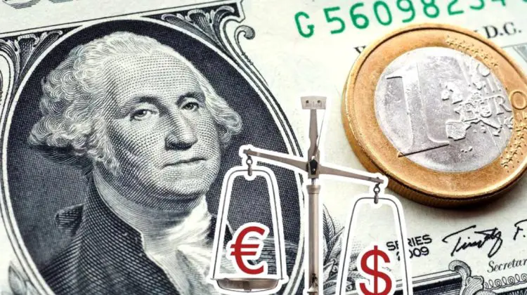 CURS VALUTAR 13 decembrie: Euro bate pasul pe loc, în timp ce dolarul se ieftinește ușor