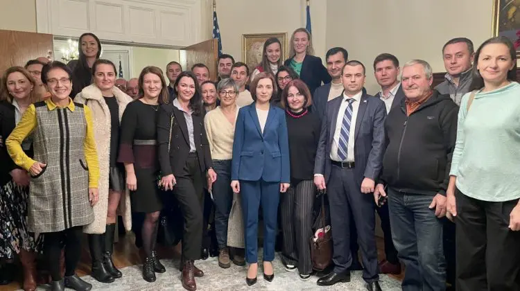 FOTO Adunați grămăjoară la întrevederea cu Maia Sandu. Diaspora din SUA a avut o întâlnire cu șefa statului