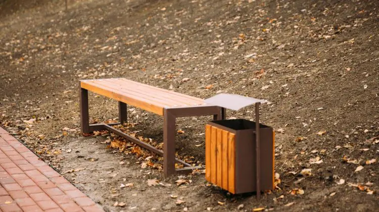 Moldovean de 51 de ani, găsit mort pe o bancă dintr-un parc, din Italia