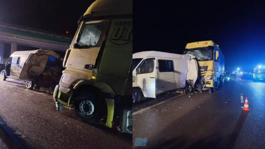 FOTO Un microbuz plin cu moldoveni, accidentat de un TIR în Polonia. Cel puțin două persoane au decedat