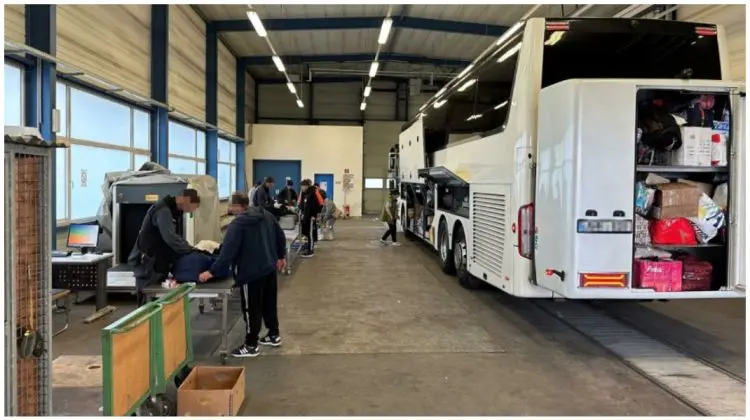 Austria arată UE că România nu ar fi gata de Schengen. A verificat 10 ore un autocar din Moldova, plin cu contrabandă