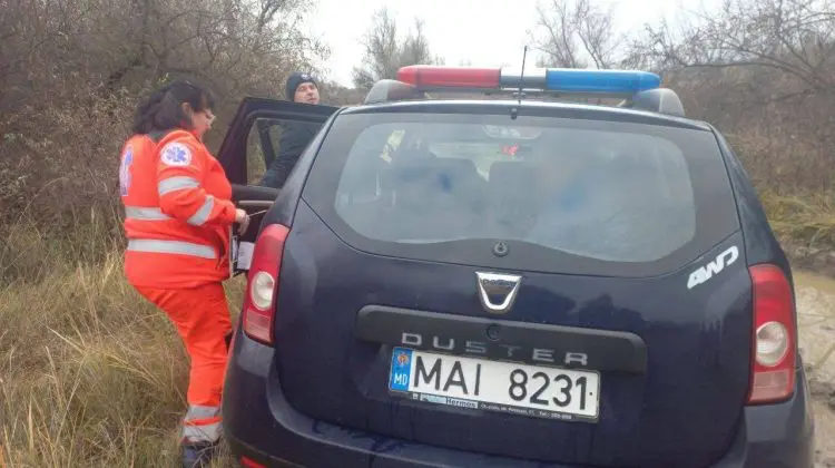 Viața unui om aflat în dificultate – salvată! Bărbatul zăcea la pâmânt în apropiere de frontiera moldo-română