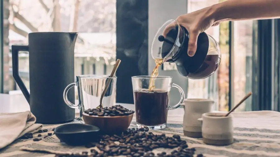 Care sunt beneficiile și riscurile consumului de cafea?