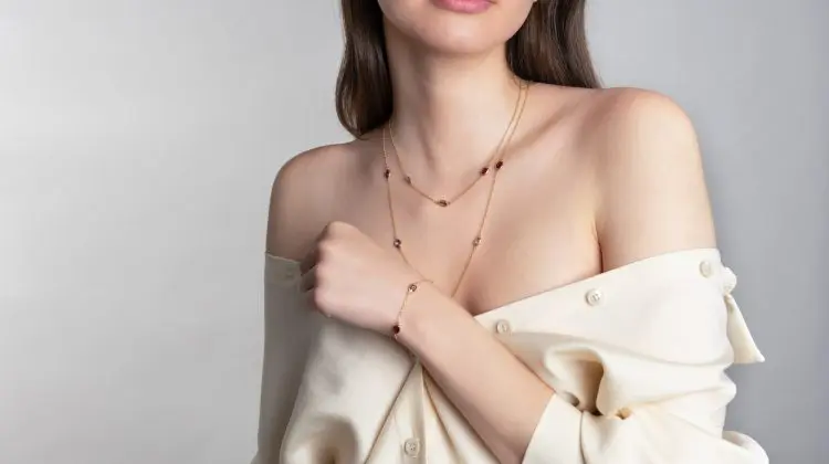 Întreținerea bijuteriilor. Cum să cureți și să îți îngrijești accesoriile din aur și argint?