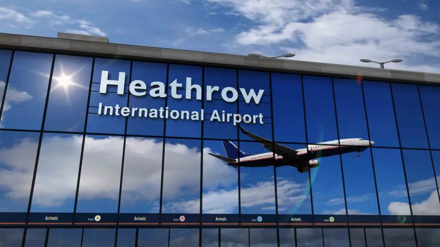 Moldovenii care vor acasă de sărbători ar putea avea probleme cu zborurile! Grevă de 8 zile pe aeroporturile britanice