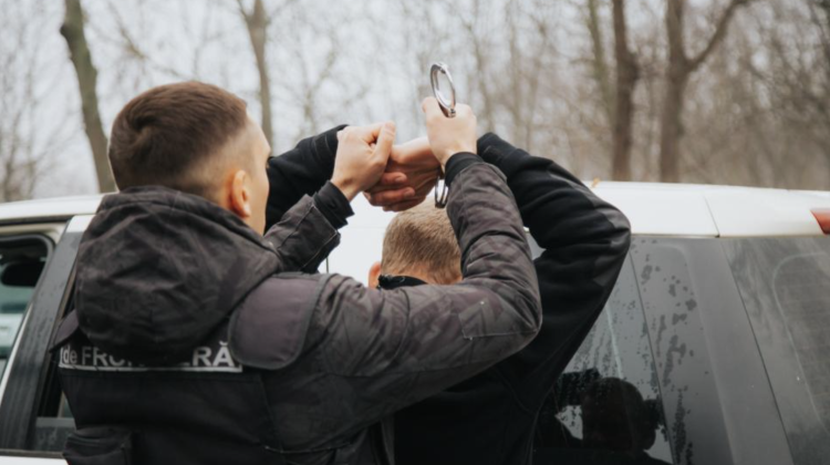A vrut să se ascundă în Moldova? Bărbat cu dublă cetățenie, căutat pe Interpol, reținut în PTF Criva