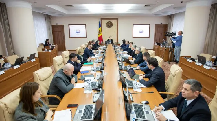 Guvern: Procesul de documentare a străinilor va fi simplificat! Ce schimbări au fost făcute