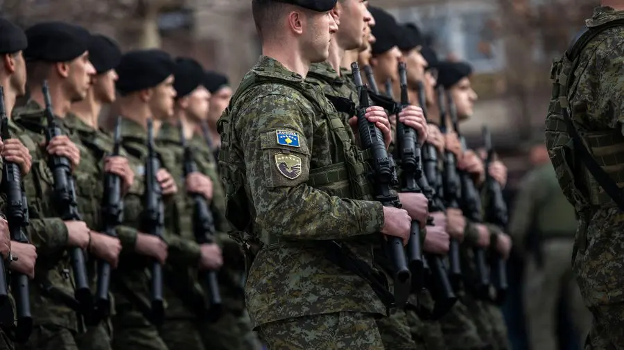 Kosovo va depune cererea oficială de aderare la UE. Serbia însă vrea să o împiedice. Care este motivul?