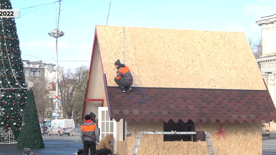 VIDEO Ho Ho Ho! Chișinăul se pregătește să îl întâmpine pe Moș Crăciun și îmbracă straie de sărbătoare