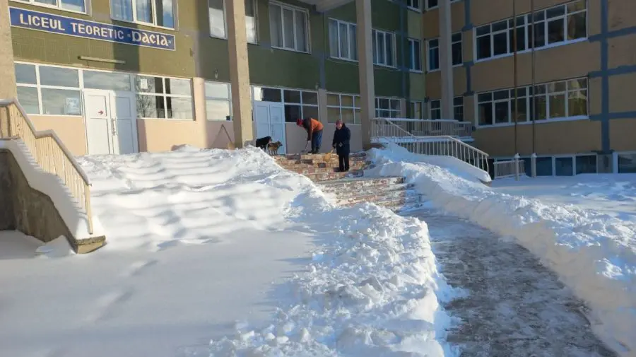 Gata cu vacanța! Joi, toți elevii din Chișinău revin la ore