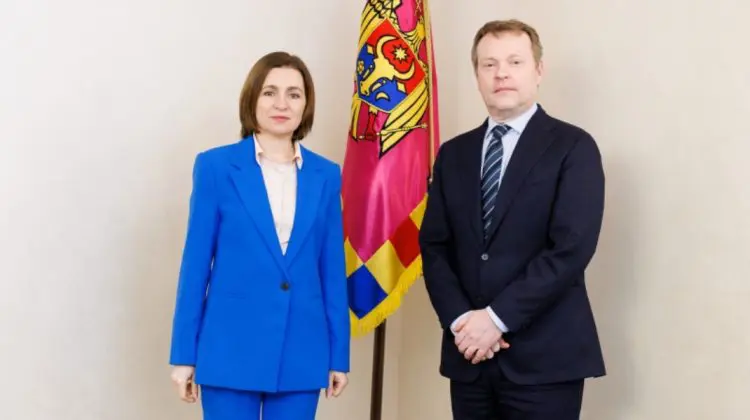 Maia Sandu s-a întâlnit cu Christophe Kamp. Au discutat despre coeziune socială și protejarea identităților locale