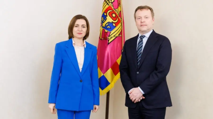 Maia Sandu s-a întâlnit cu Christophe Kamp. Au discutat despre coeziune socială și protejarea identităților locale
