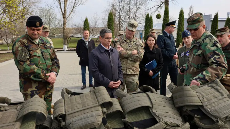 Veste antiglonț, detectoare de mine – o nouă donație din partea Guvernului SUA pentru geniștii Armatei Naționale