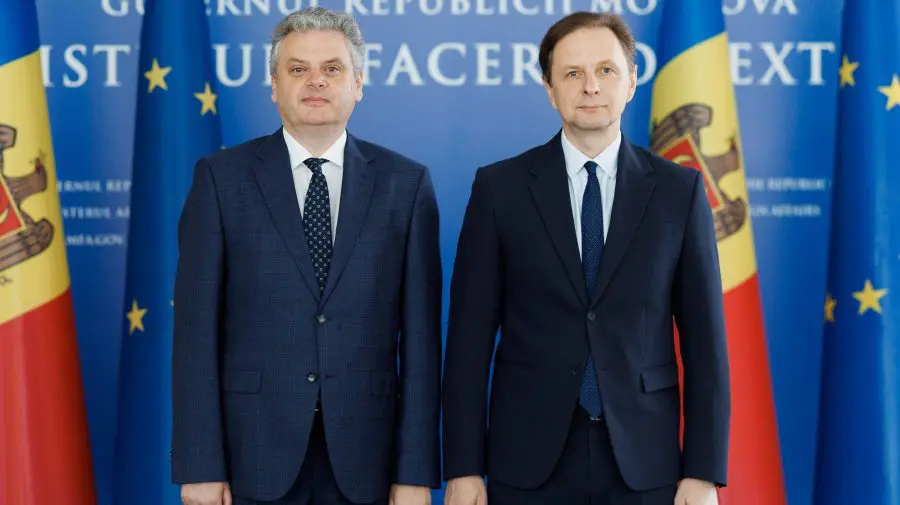 După ce toți au aflat, și MAE confirmă că Serebrian și Kulminski devin ambasadori. Candidaturile, agreate de Parlament