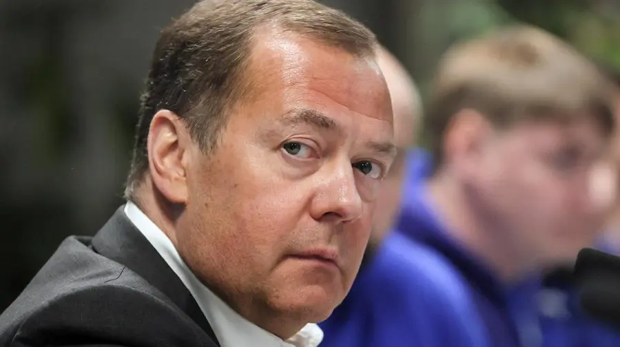 Medvedev lansează un avertisment global: Trump ne-ar putea împinge spre al treilea război mondial