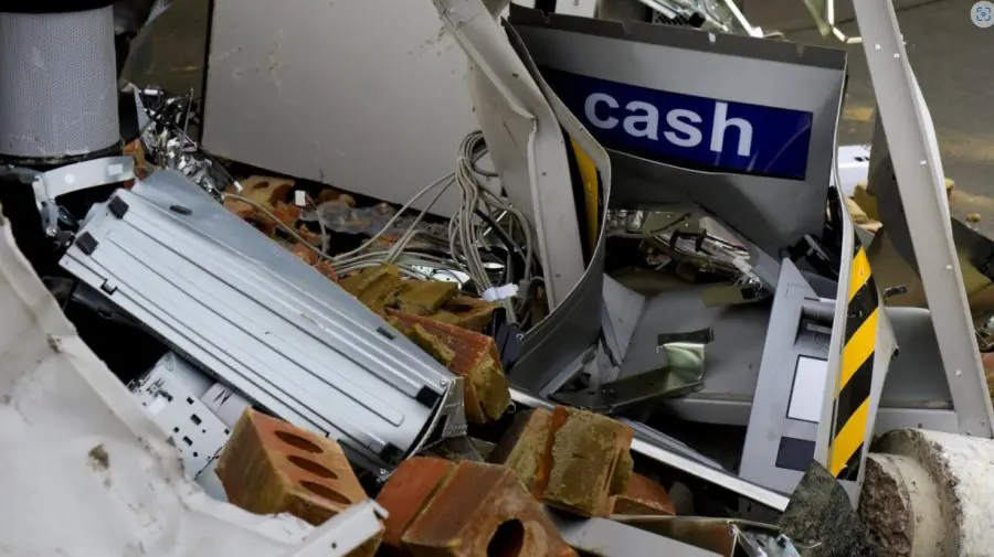 Poliţia olandeză a arestat 18 oameni care explodau şi jefuiau ATM-uri. Aceştia au furat, în total, 1,2 milioane de euro
