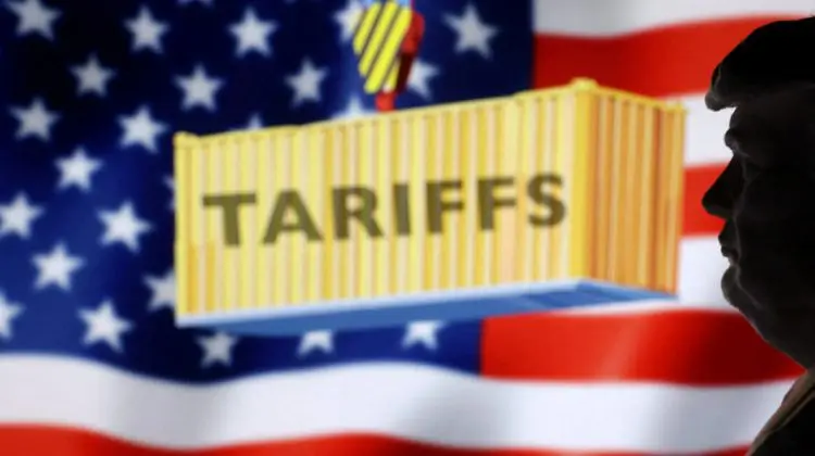 Donald Trump apără politica tarifelor sale vamale: „Vrem să producem tancuri, nu tricouri”