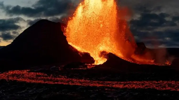 Vulcanul Kanlaon din Filipine a intrat în faza de erupție