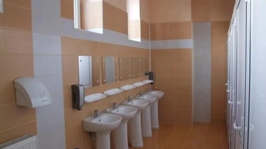 În 19 școli din țară vor fi renovate blocurile sanitare. Lista instituțiilor care vor beneficia de modernizare