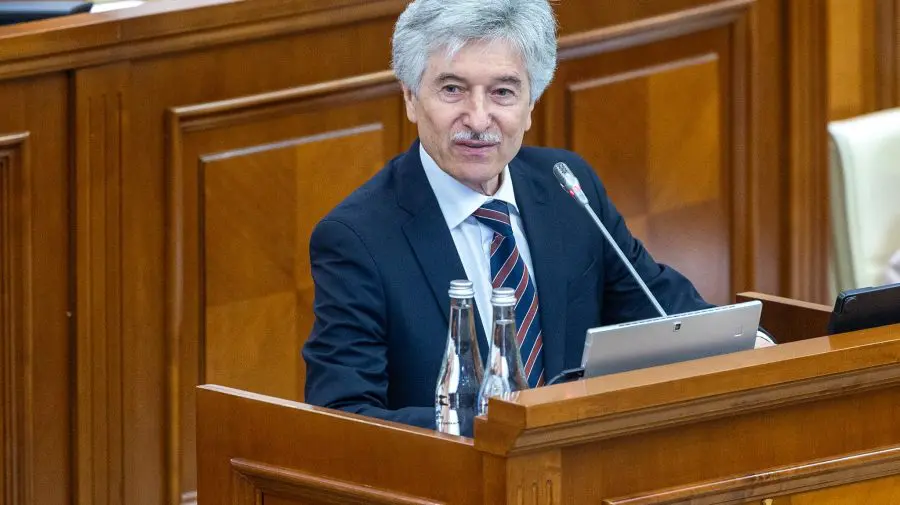 STOP CADRU Dumitru Budianschi: Salariu meu este 112.000 de lei, la limita minimă legală