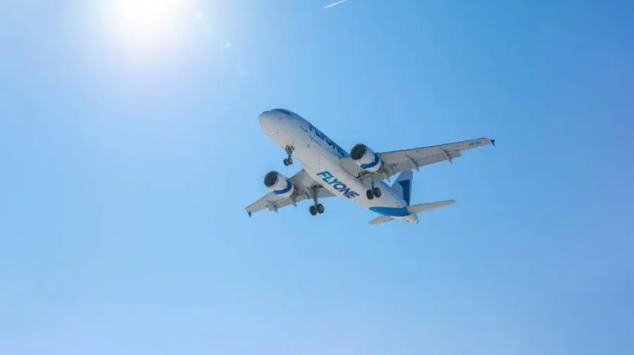 FLYONE operează peste jumătate din noile destinații anunțate de AAC – lider incontestabil al pieței aviatice
