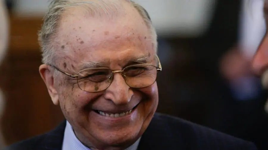 A fost stabilit diagnosticul lui Ion Iliescu. Starea sa, „ușor ameliorată” față de ziua precedentă