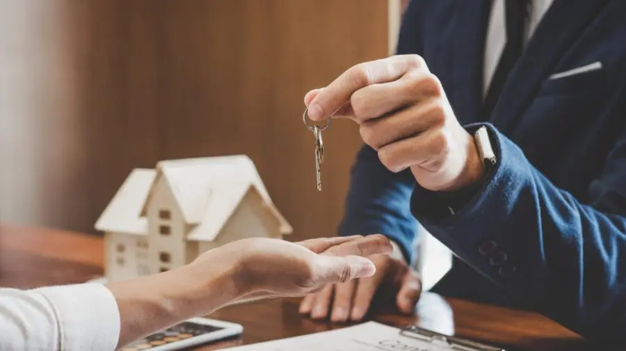 Tot mai mulți moldoveni își legalizează afacerile imobiliare: Peste 11 mii de contracte înregistrate la Fisc