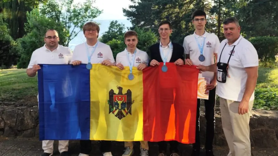 O medalie de aur, două de argint și una de bronz: Elevii moldoveni au strălucit la Olimpiada Balcanică de Fizică