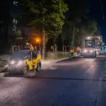 Lucrări de reparație pe strada Meșterul Manole din Chișinău. A fost aplicat primul strat de asfalt