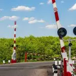 Un nou incident la calea ferată: O locomotivă a lovit o mașină pe sectorul Bălți-Slobozia-Florești