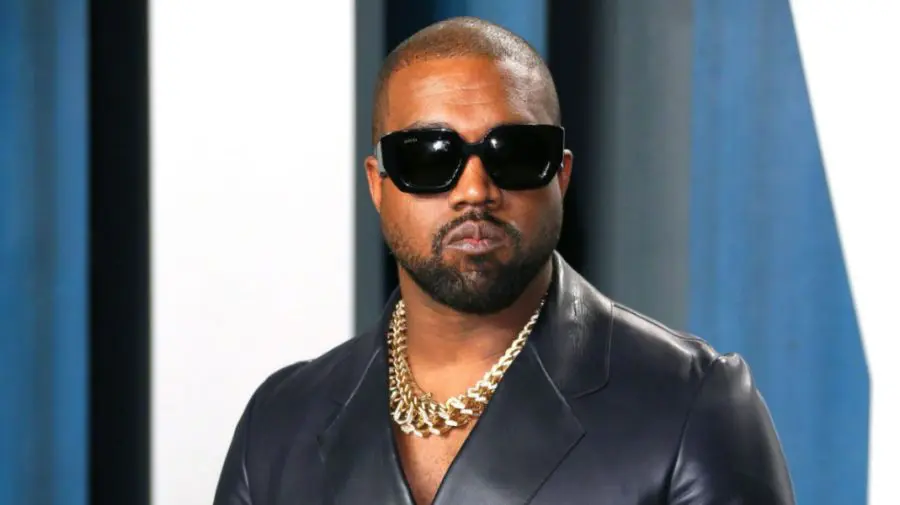 Kanye West, interzis în Australia după ce a lansat o piesă în care îl glorifică pe Hitler